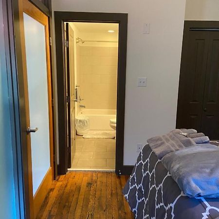 Charming 2 Bedroom Apartment Near Vcu Richmond Exterior foto