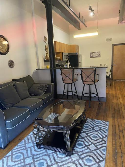 Charming 2 Bedroom Apartment Near Vcu Richmond Exterior foto